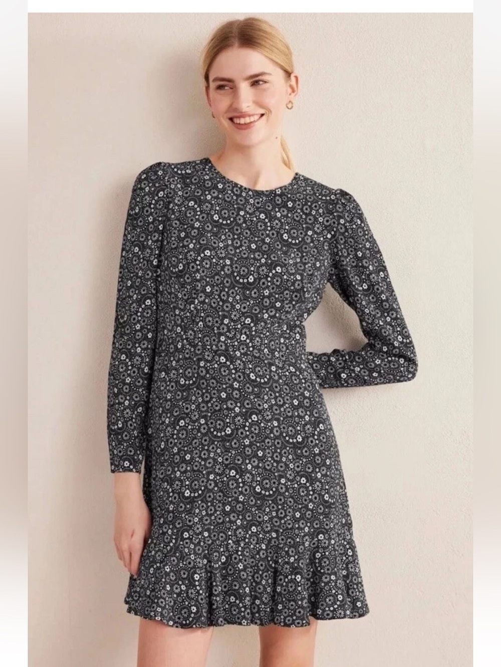 Boden black and white floral print flippy hem long sleeve dress 8